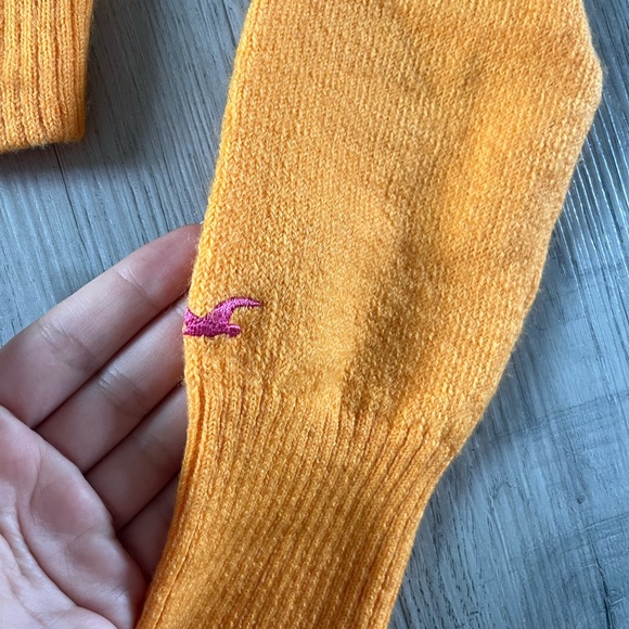 NWT Hollister Co. Sweater - Picture 2 of 3